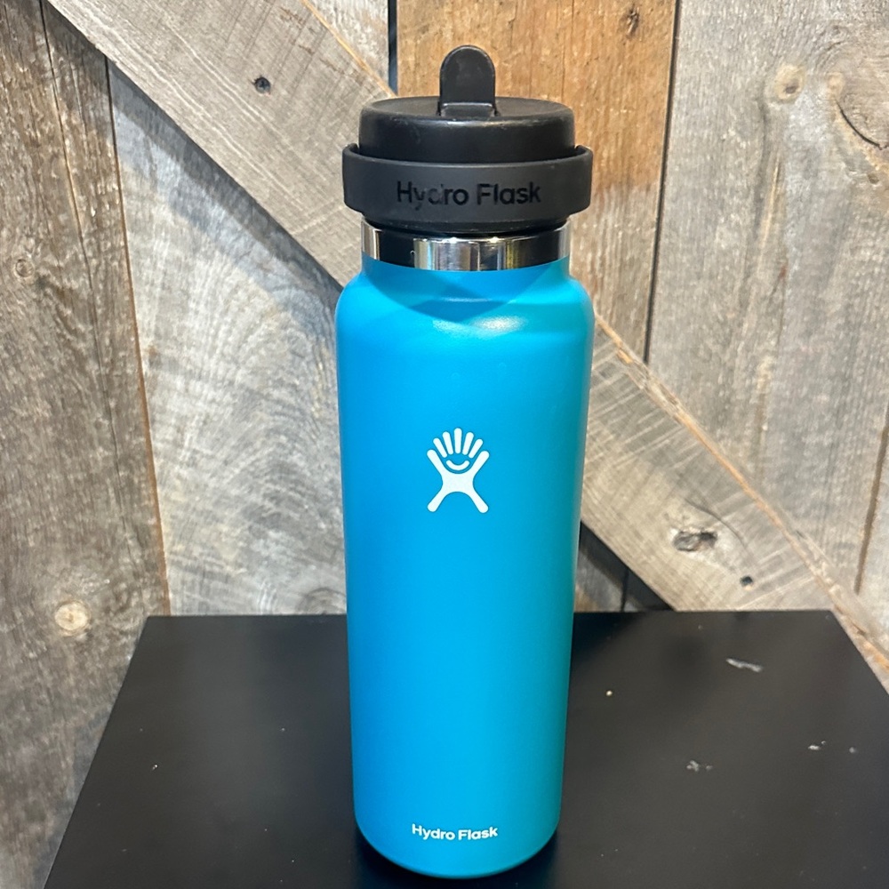 Hydro 40oz Flask Bright Teal Insulated Bottle with Black Flip Cap
